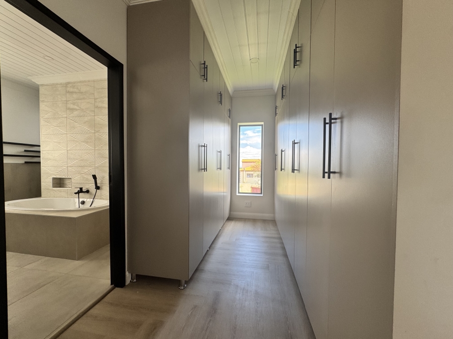 4 Bedroom Property for Sale in Wilkoppies North West